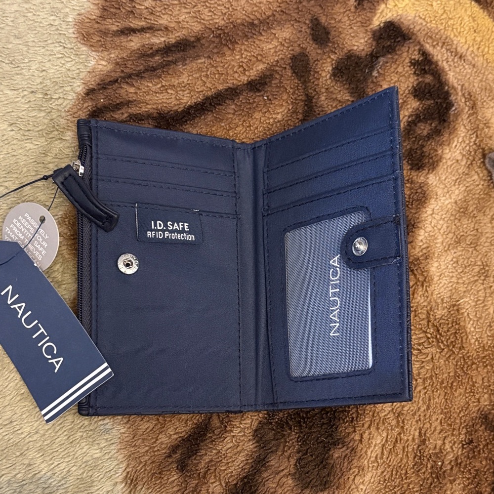 Nautica Blue Navy Embossed Card Holder - Picture 6 of 13